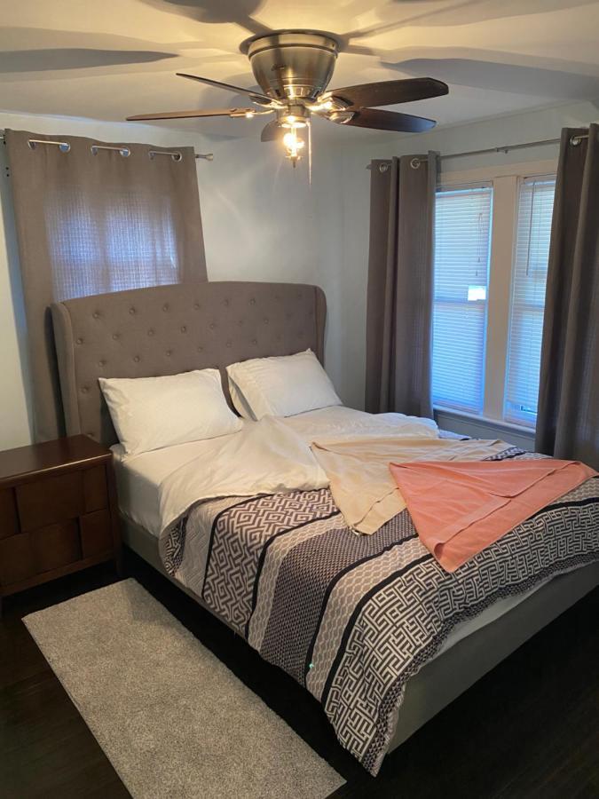Windsor Airport Room Accommodation Екстер'єр фото